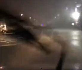 下大雨的短视频,城市瞬间变泽国
