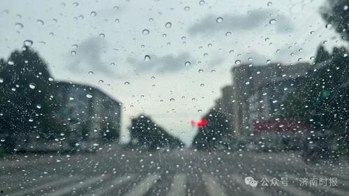 下大雨的短视频,城市瞬间变泽国